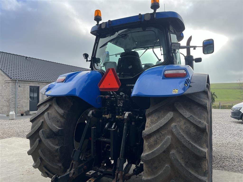 Traktor Türe ait New Holland T 7070 AC  Kørt frontlæsser siden 2016 - kun halm, Gebrauchtmaschine içinde Vejle (resim 4)