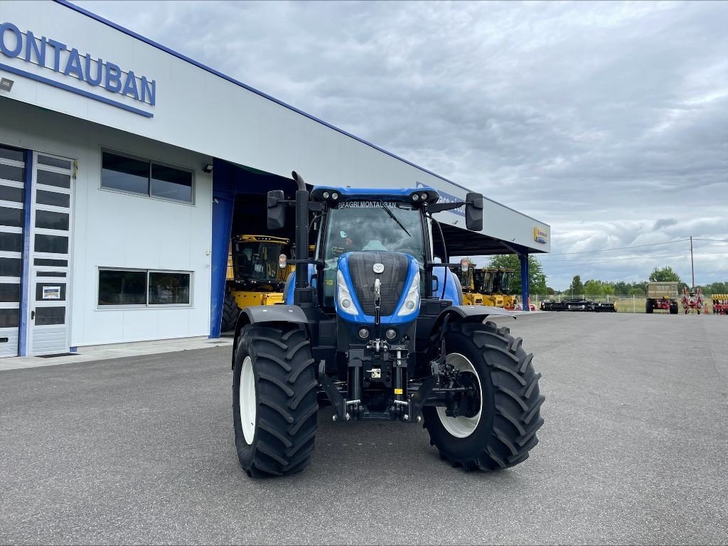 Traktor of the type New Holland T 7.195 S, Gebrauchtmaschine in Montauban (Picture 2)