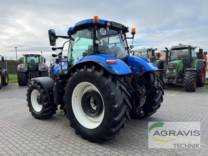 Traktor of the type New Holland T 7.200 AUTO COMMAND, Gebrauchtmaschine in Calbe / Saale (Picture 3)