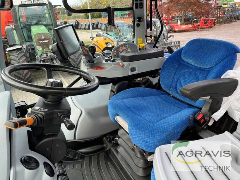 Traktor des Typs New Holland T 7.200 AUTO COMMAND, Gebrauchtmaschine in Calbe / Saale (Bild 10)