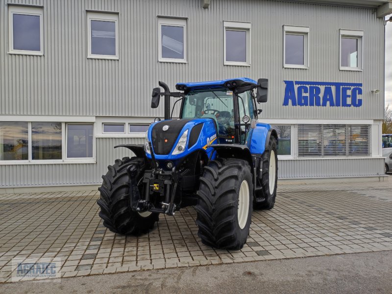 Traktor des Typs New Holland T 7.215 S, Neumaschine in Salching bei Straubing (Bild 1)