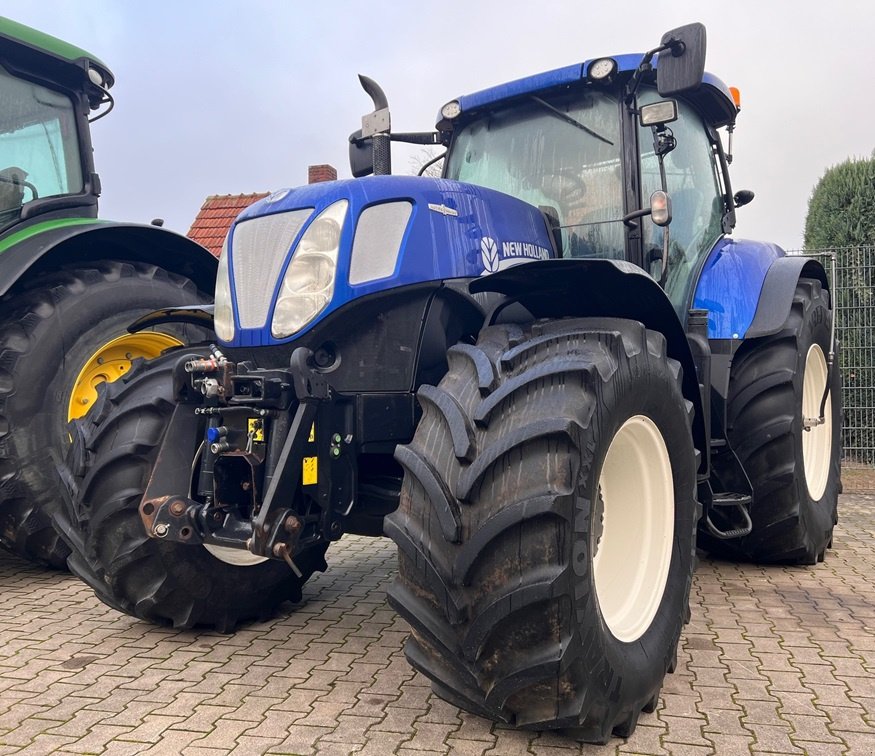 Traktor des Typs New Holland T 7.220 AC, Gebrauchtmaschine in Bramsche (Bild 1)