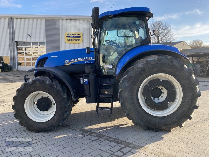 Traktor of the type New Holland T 7.220 AC, Gebrauchtmaschine in Bad Köstritz (Picture 1)