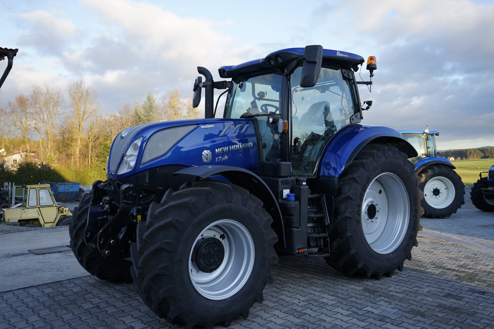Traktor typu New Holland T 7.225 AC Blue Power, Neumaschine w Rötz (Zdjęcie 1)