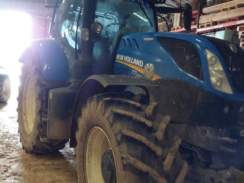 Traktor του τύπου New Holland T 7.225 AC SW II, Gebrauchtmaschine σε VERT TOULON (Φωτογραφία 1)