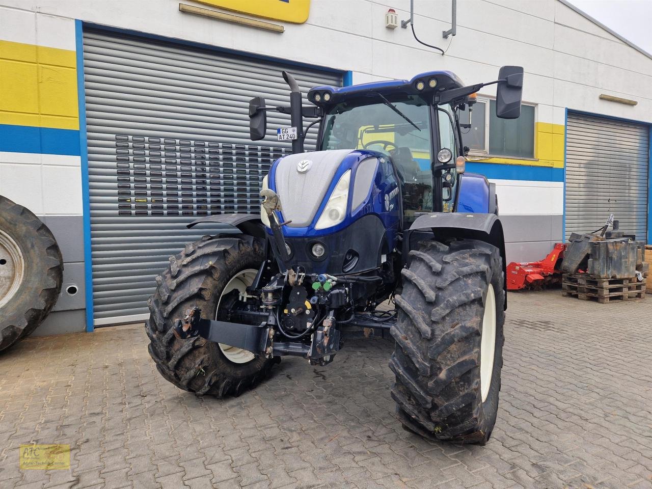 Traktor van het type New Holland T 7.225 AC, Gebrauchtmaschine in Groß-Gerau (Foto 2)