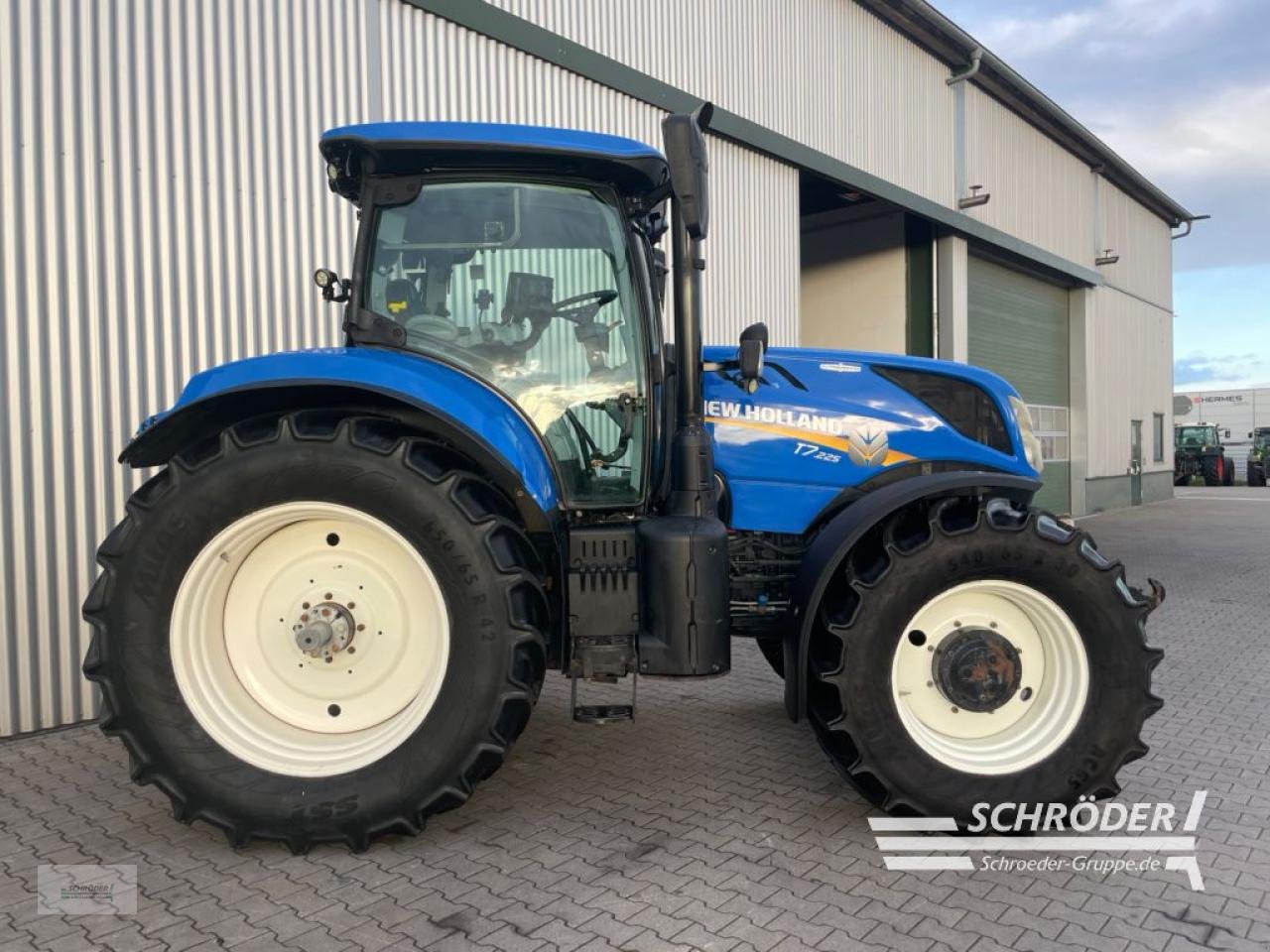 Traktor tip New Holland T 7.225 AC, Gebrauchtmaschine in Wildeshausen (Poză 2)