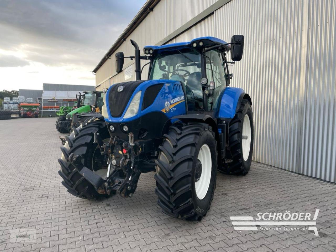 Traktor типа New Holland T 7.225 AC, Gebrauchtmaschine в Wildeshausen (Фотография 5)