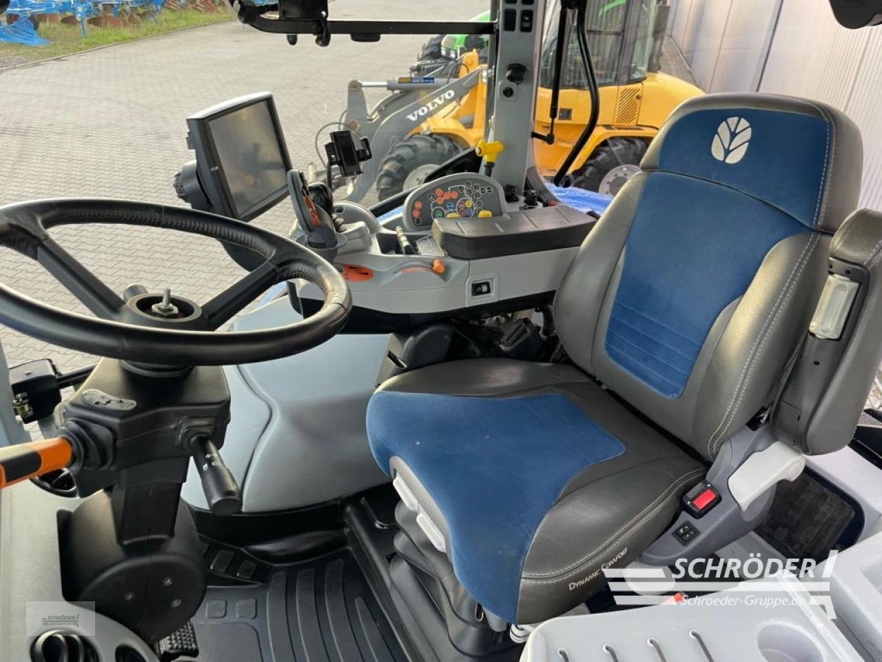 Traktor типа New Holland T 7.225 AC, Gebrauchtmaschine в Wildeshausen (Фотография 15)