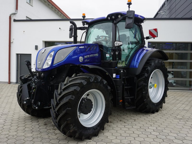 Traktor van het type New Holland T 7.245 AC, Neumaschine in Rötz (Foto 1)