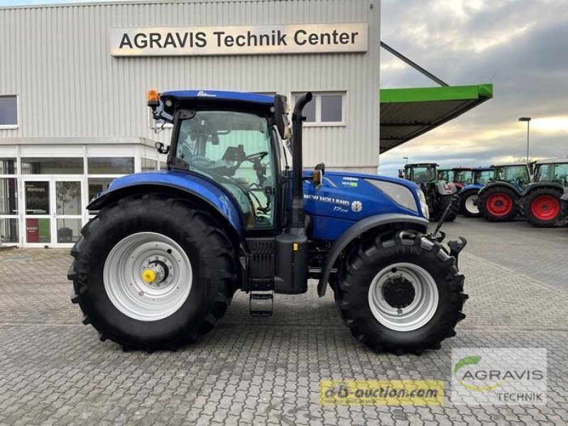 Traktor des Typs New Holland T 7.245 AUTO COMMAND, Gebrauchtmaschine in Calbe / Saale (Bild 7)