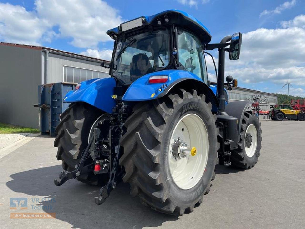 Traktor of the type New Holland T 7.245, Neumaschine in Osterburg (Picture 4)