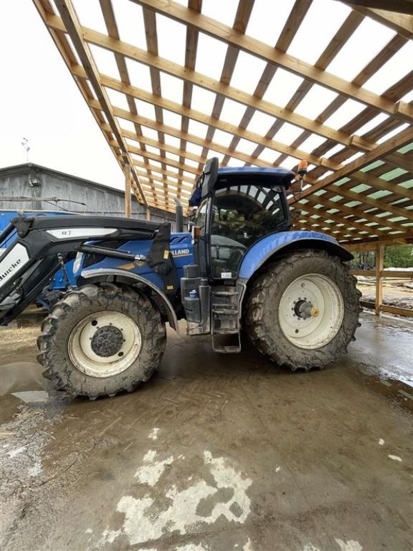 Traktor Türe ait New Holland T 7.270 Autocommand + Frontlift Frontlæsser Quicke Q7. Front lift. Auto Steer ready. Foraksel affjedret. Fin og stærk frontlæsser traktor, Gebrauchtmaschine içinde Kolding (resim 6)