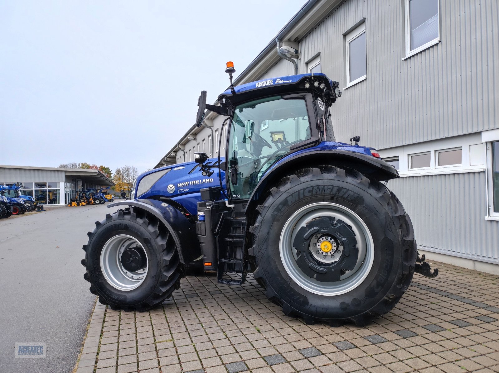 Traktor of the type New Holland T 7.300 AC New Gen, Gebrauchtmaschine in Salching bei Straubing (Picture 15)