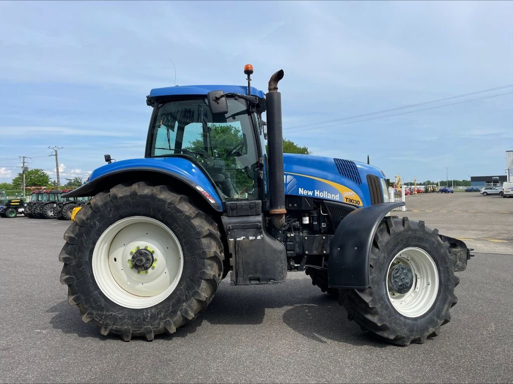 Traktor типа New Holland T 8030, Gebrauchtmaschine в Montauban (Фотография 5)