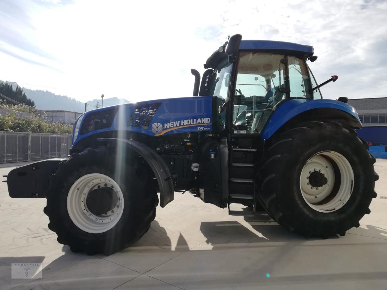 Traktor Türe ait New Holland T 8.360, Gebrauchtmaschine içinde Pragsdorf (resim 2)