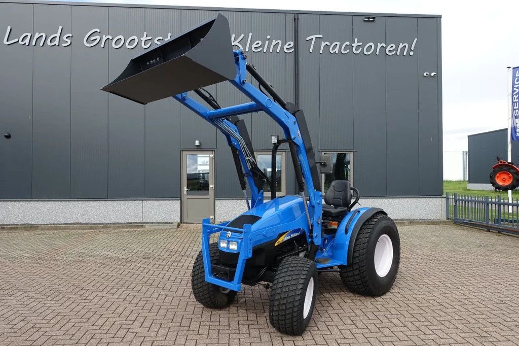 Traktor van het type New Holland T3010 4wd / 02936 Draaiuren / Voorlader, Gebrauchtmaschine in Swifterband (Foto 3)