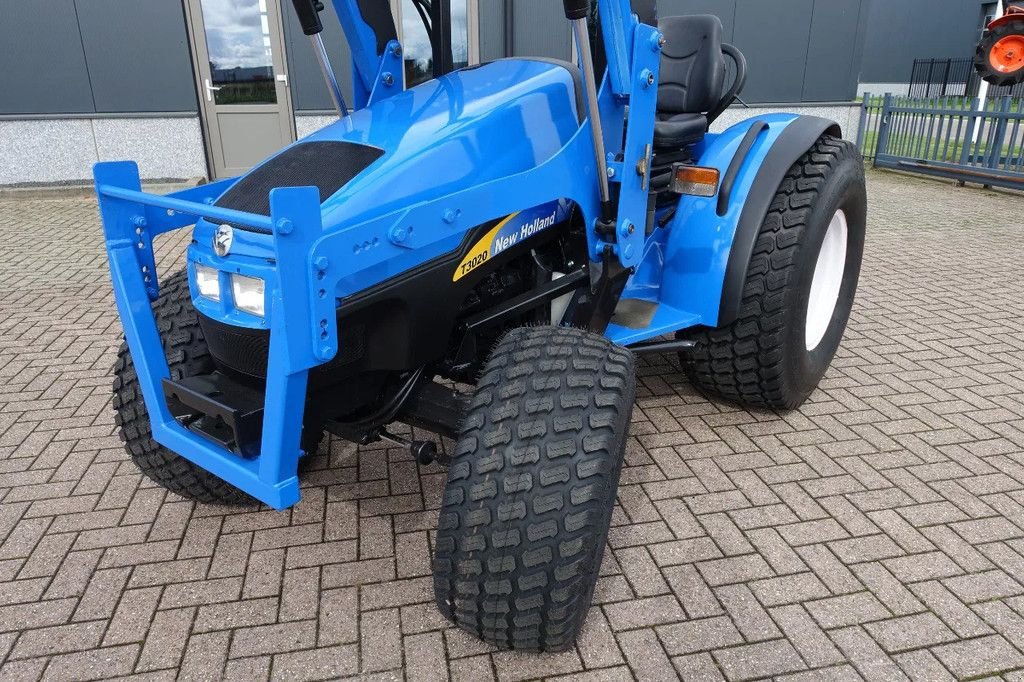 Traktor van het type New Holland T3010 4wd / 02936 Draaiuren / Voorlader, Gebrauchtmaschine in Swifterband (Foto 5)