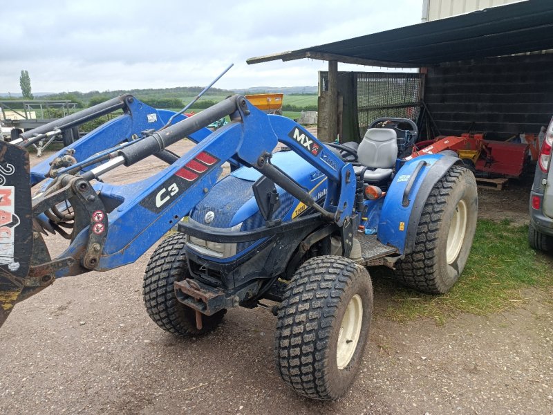 Traktor от тип New Holland T3010, Gebrauchtmaschine в Einvaux (Снимка 1)