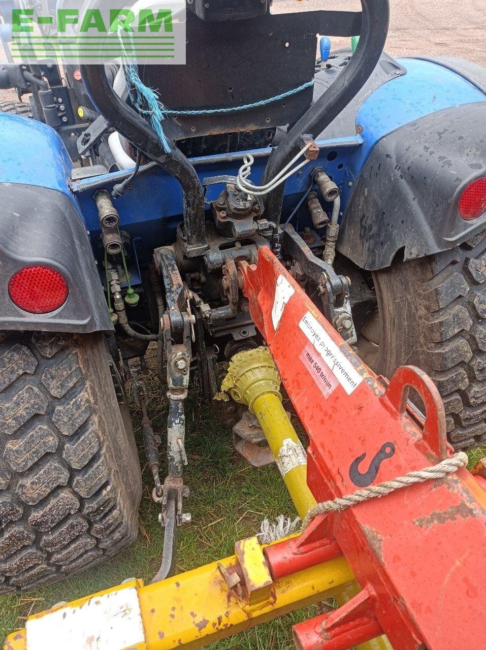 Traktor van het type New Holland t3010, Gebrauchtmaschine in CHAUVONCOURT (Foto 9)