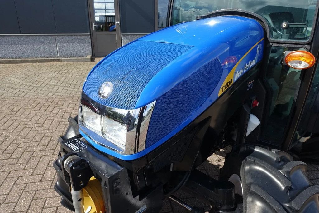 Traktor van het type New Holland T3030 / 00540 Draaiuren / Full Options, Gebrauchtmaschine in Swifterband (Foto 7)