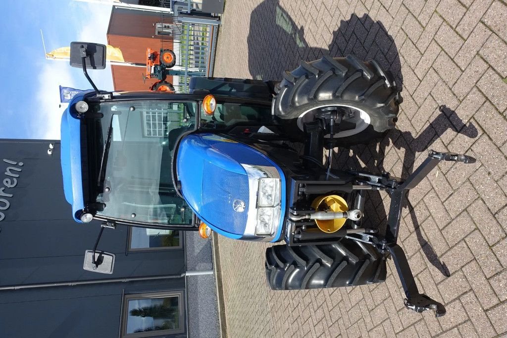 Traktor van het type New Holland T3030 / 00540 Draaiuren / Full Options, Gebrauchtmaschine in Swifterband (Foto 4)