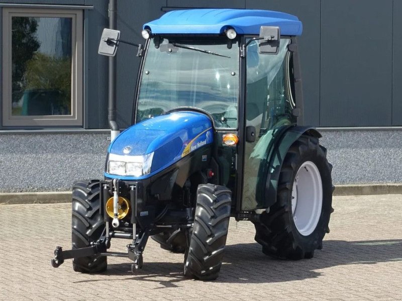 Traktor typu New Holland T3030 / 00540 Draaiuren / Full Options, Gebrauchtmaschine w Swifterband