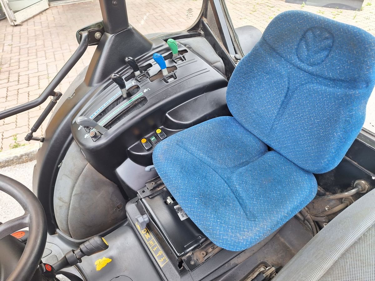 Traktor des Typs New Holland T3040, Gebrauchtmaschine in Burgkirchen (Bild 10)