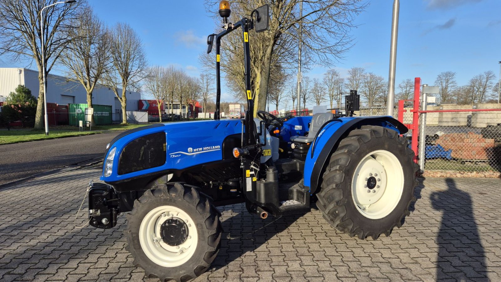 Traktor des Typs New Holland T3.60 LP cabrio Nieuw, Gebrauchtmaschine in Schoonebeek (Bild 2)