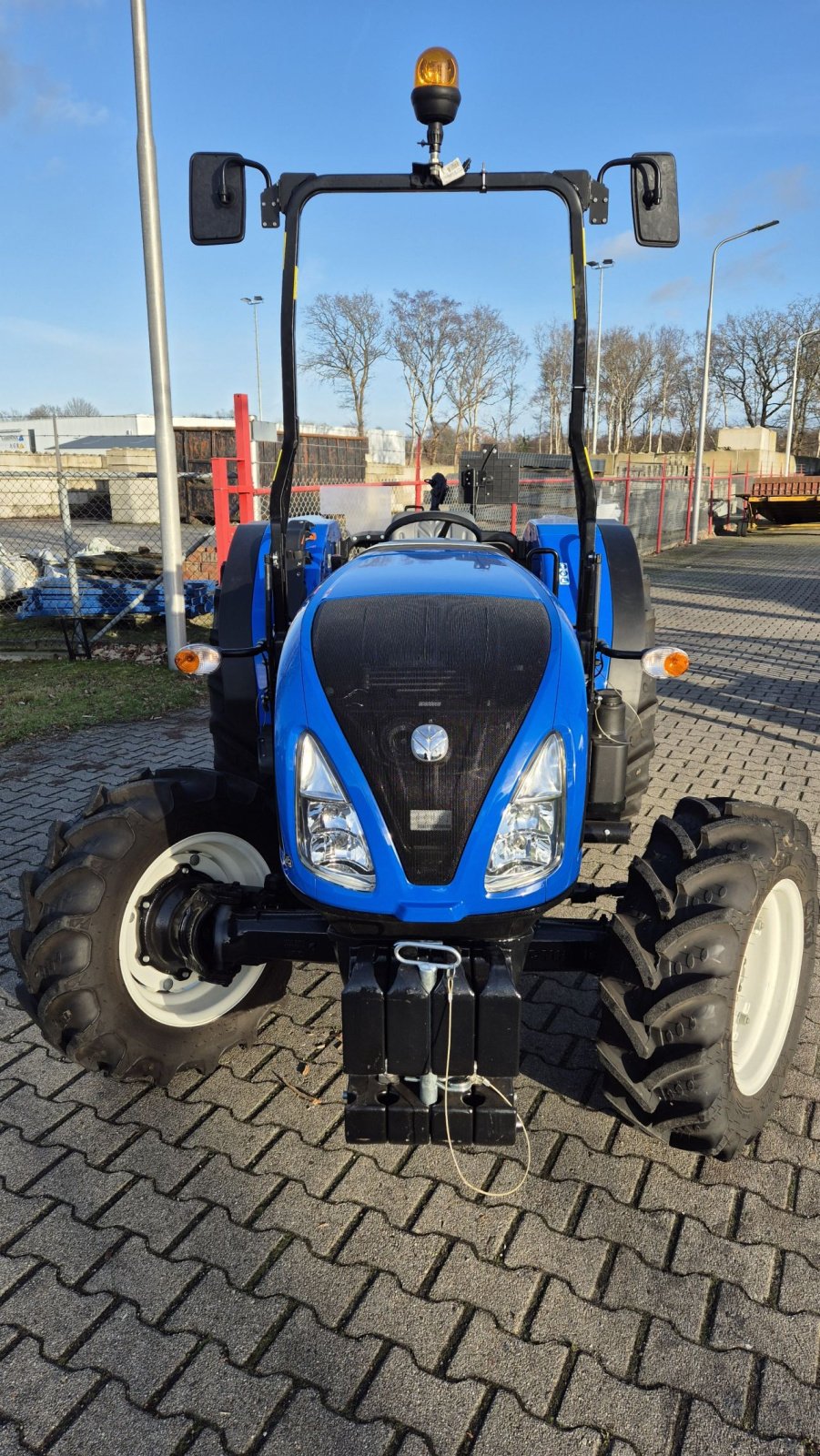 Traktor des Typs New Holland T3.60 LP cabrio Nieuw, Gebrauchtmaschine in Schoonebeek (Bild 3)