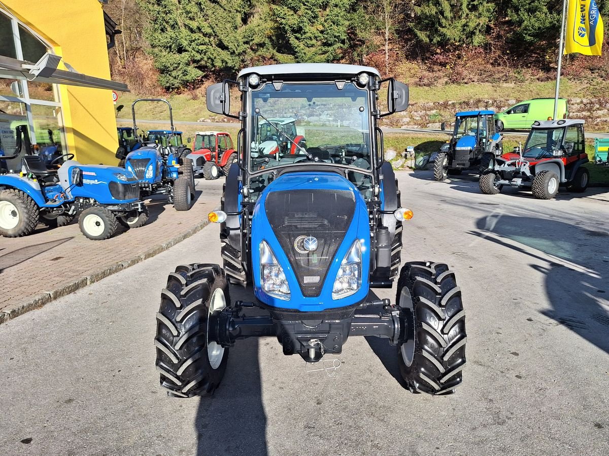 Traktor van het type New Holland T3.70 LP, Neumaschine in Burgkirchen (Foto 2)