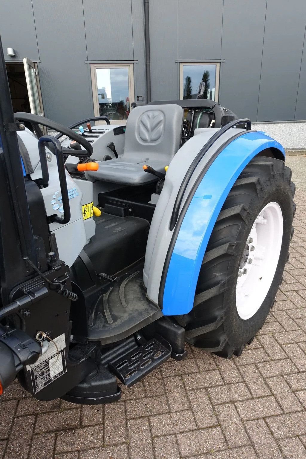 Traktor typu New Holland T3.70F 4wd / 00473 Draaiuren / STAGE V, Gebrauchtmaschine v Swifterband (Obrázek 11)