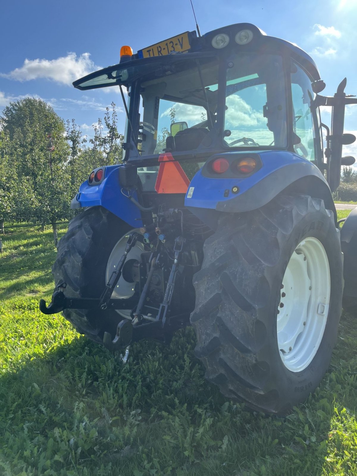 Traktor van het type New Holland T4-95, Gebrauchtmaschine in Wadenoijen (Foto 6)