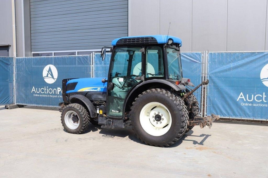 Traktor des Typs New Holland T4020V, Gebrauchtmaschine in Antwerpen (Bild 3)