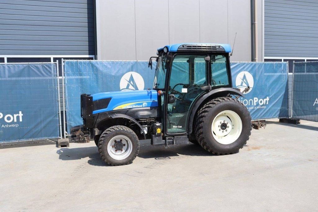 Traktor van het type New Holland T4020V, Gebrauchtmaschine in Antwerpen (Foto 1)