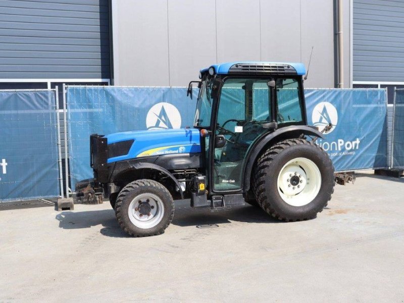 Traktor du type New Holland T4020V, Gebrauchtmaschine en Antwerpen (Photo 1)