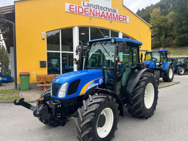 Traktor des Typs New Holland T4030 DeLuxe & Supersteer, Gebrauchtmaschine in Burgkirchen (Bild 1)