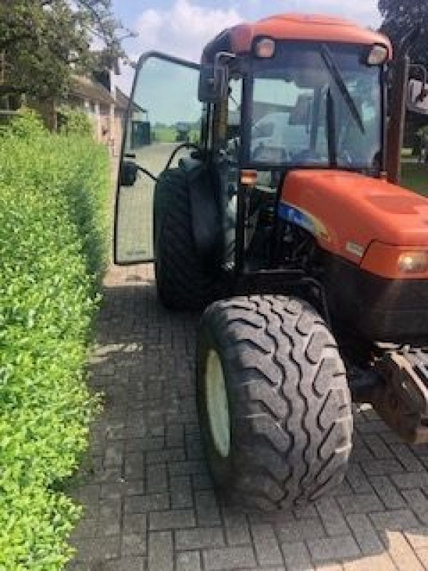 Traktor van het type New Holland t4050f, Gebrauchtmaschine in dongen (Foto 4)