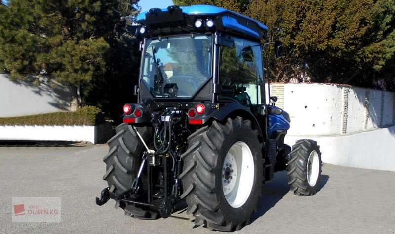 Traktor van het type New Holland T4.100 F (Stage V), Neumaschine in Ziersdorf (Foto 7)