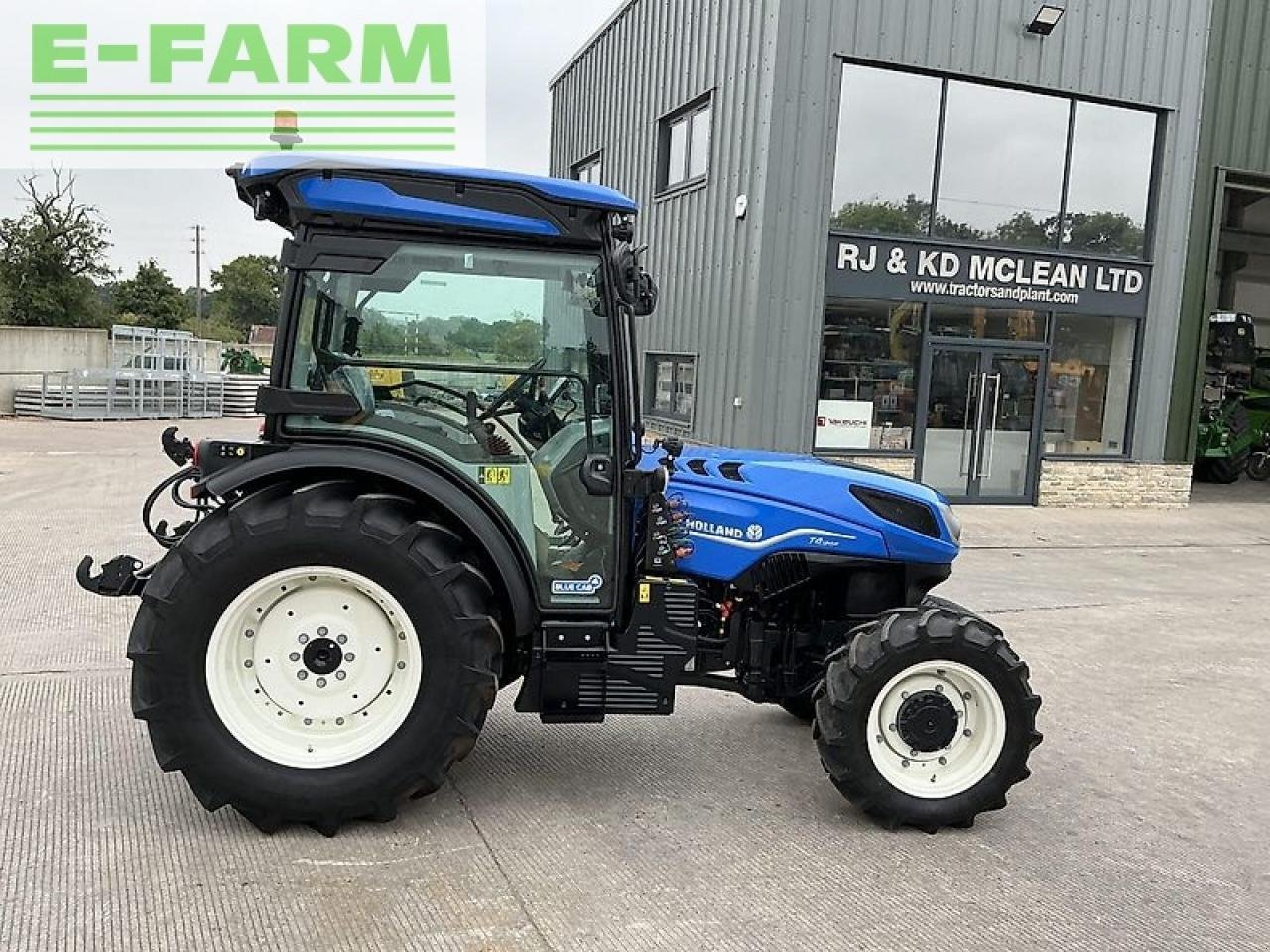 Traktor van het type New Holland t4.120f tractor, Gebrauchtmaschine in SHAFTESBURY (Foto 1)