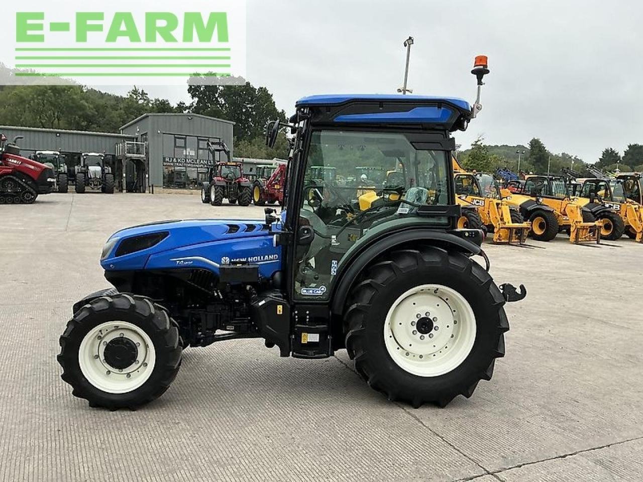 Traktor of the type New Holland t4.120f tractor, Gebrauchtmaschine in SHAFTESBURY (Picture 5)