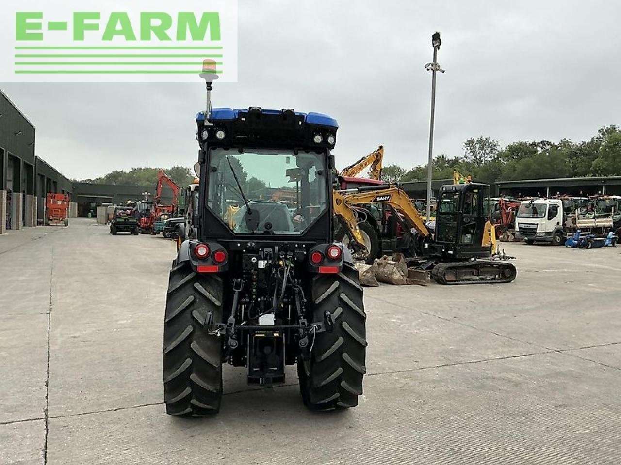 Traktor of the type New Holland t4.120f tractor, Gebrauchtmaschine in SHAFTESBURY (Picture 8)