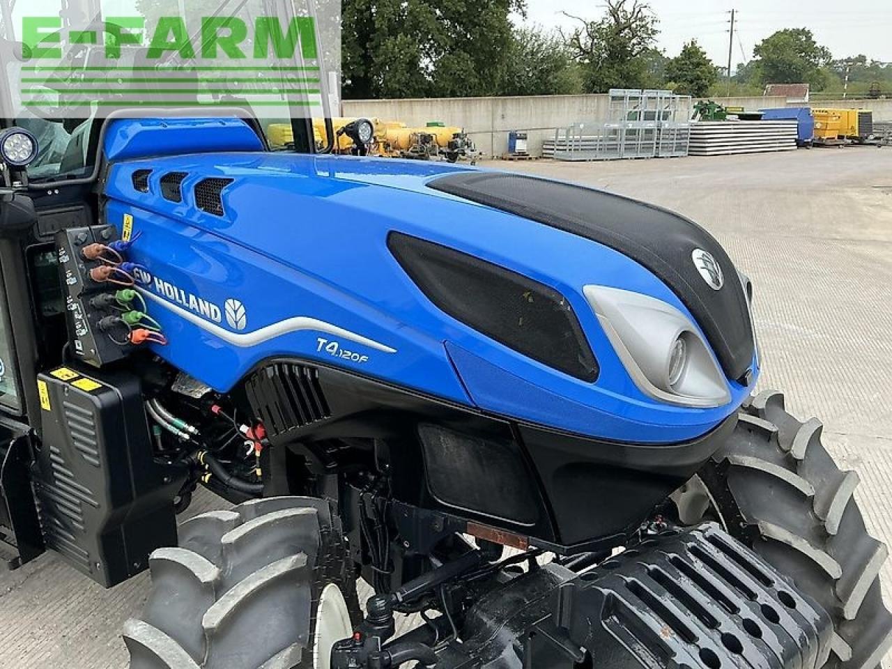 Traktor van het type New Holland t4.120f tractor, Gebrauchtmaschine in SHAFTESBURY (Foto 14)