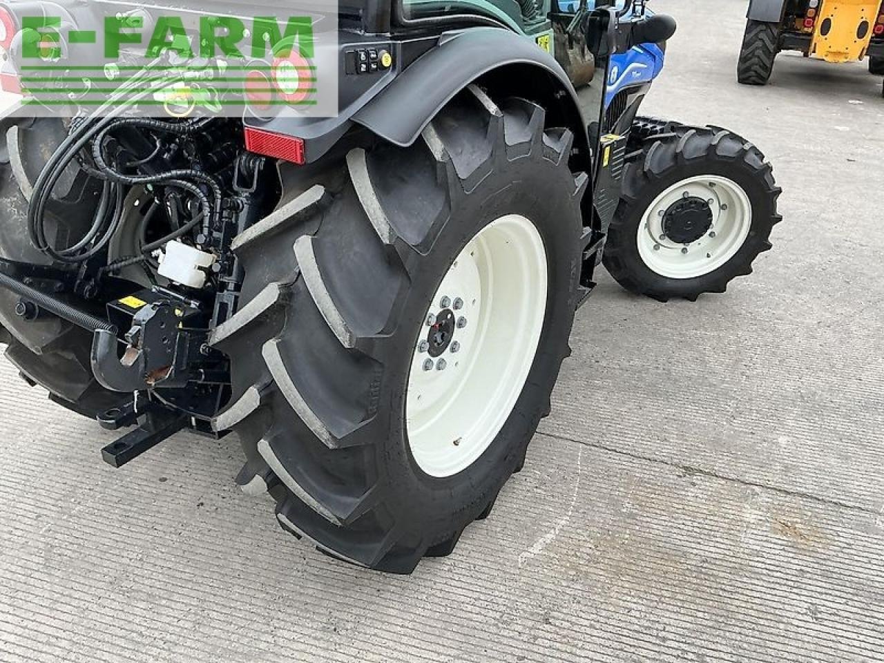 Traktor of the type New Holland t4.120f tractor, Gebrauchtmaschine in SHAFTESBURY (Picture 19)