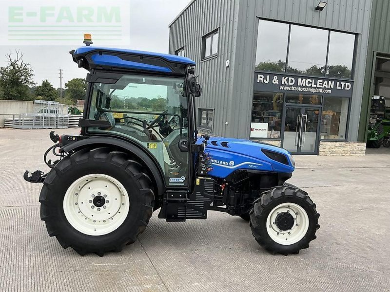 Traktor of the type New Holland t4.120f tractor, Gebrauchtmaschine in SHAFTESBURY