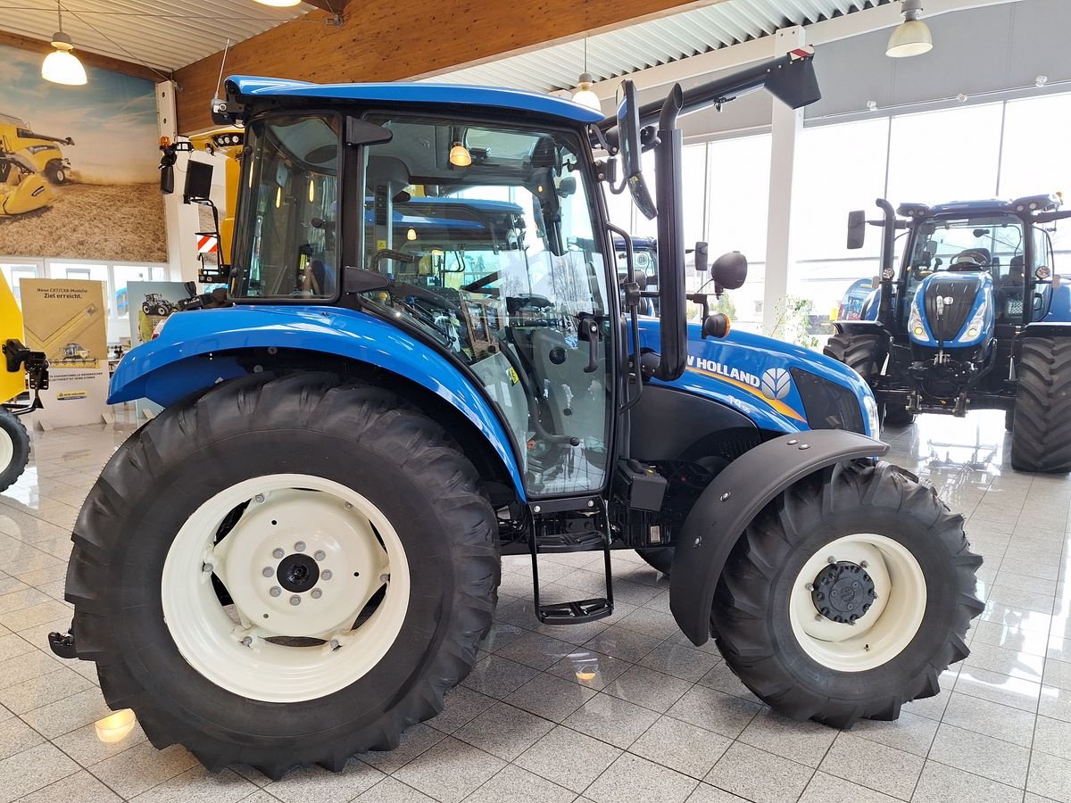 Traktor of the type New Holland T4.55 Stage V, Neumaschine in Burgkirchen (Picture 5)