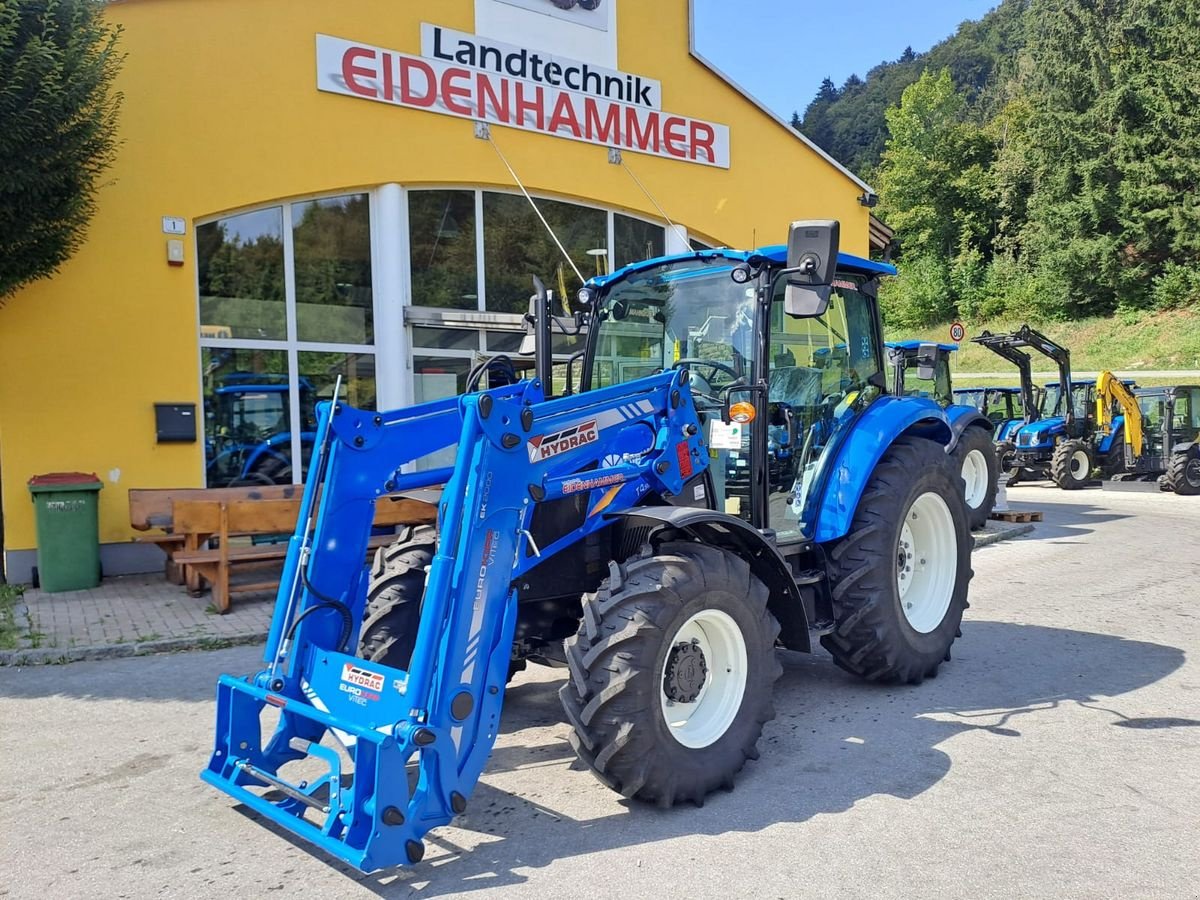 Traktor του τύπου New Holland T4.55 Stage V, Neumaschine σε Burgkirchen (Φωτογραφία 1)