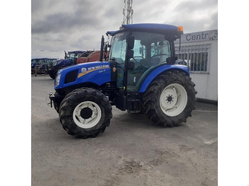 Traktor du type New Holland T4.55, Gebrauchtmaschine en HERLIN LE SEC (Photo 2)