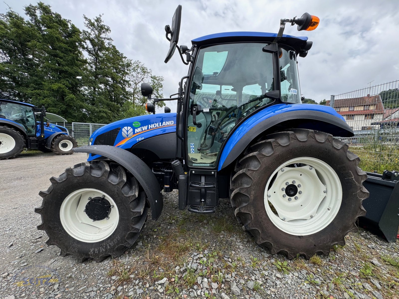 Traktor of the type New Holland T4.55, Neumaschine in Lindenfels-Glattbach (Picture 8)