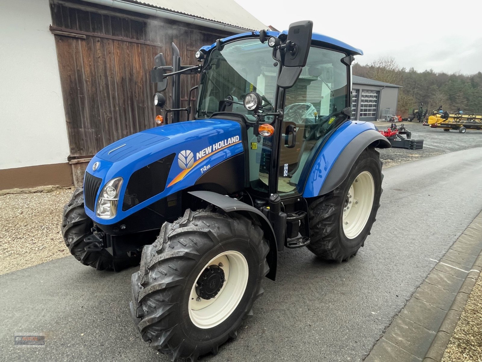 Traktor of the type New Holland T4.55, Neumaschine in Lichtenfels (Picture 1)